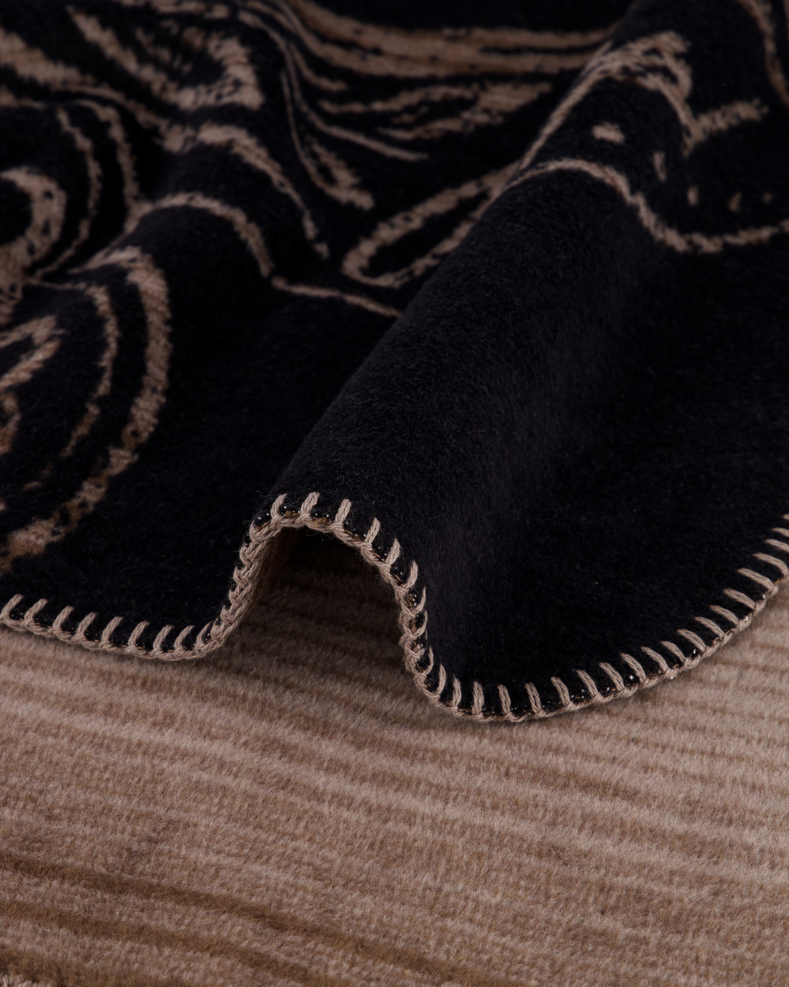 JOOP! Wohndecken Paisley Schwarz - 150x200 cm