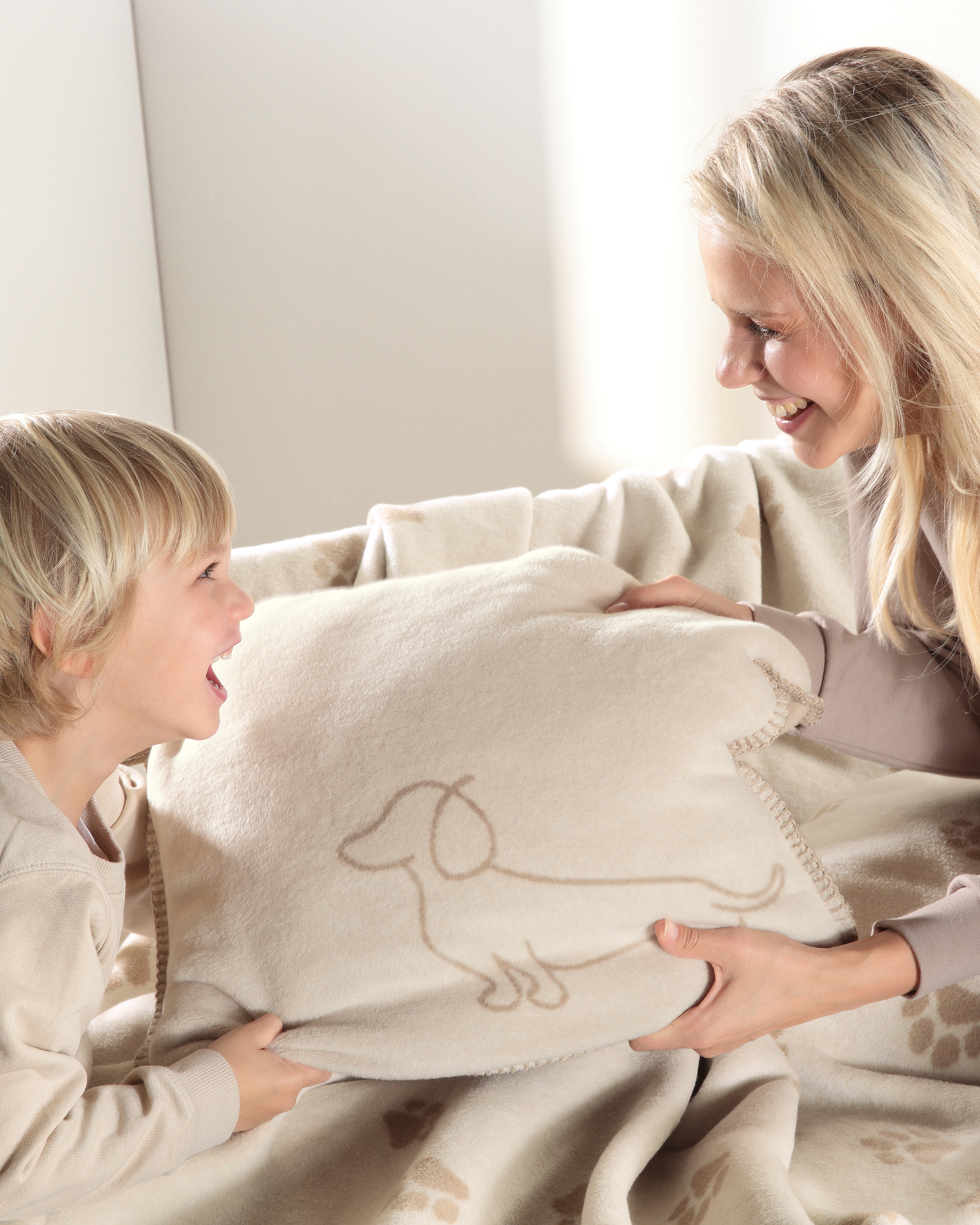 Cawö Wohndecken WE LOVE DOGS 62460 natur/beige - 33 - 150x200 cm