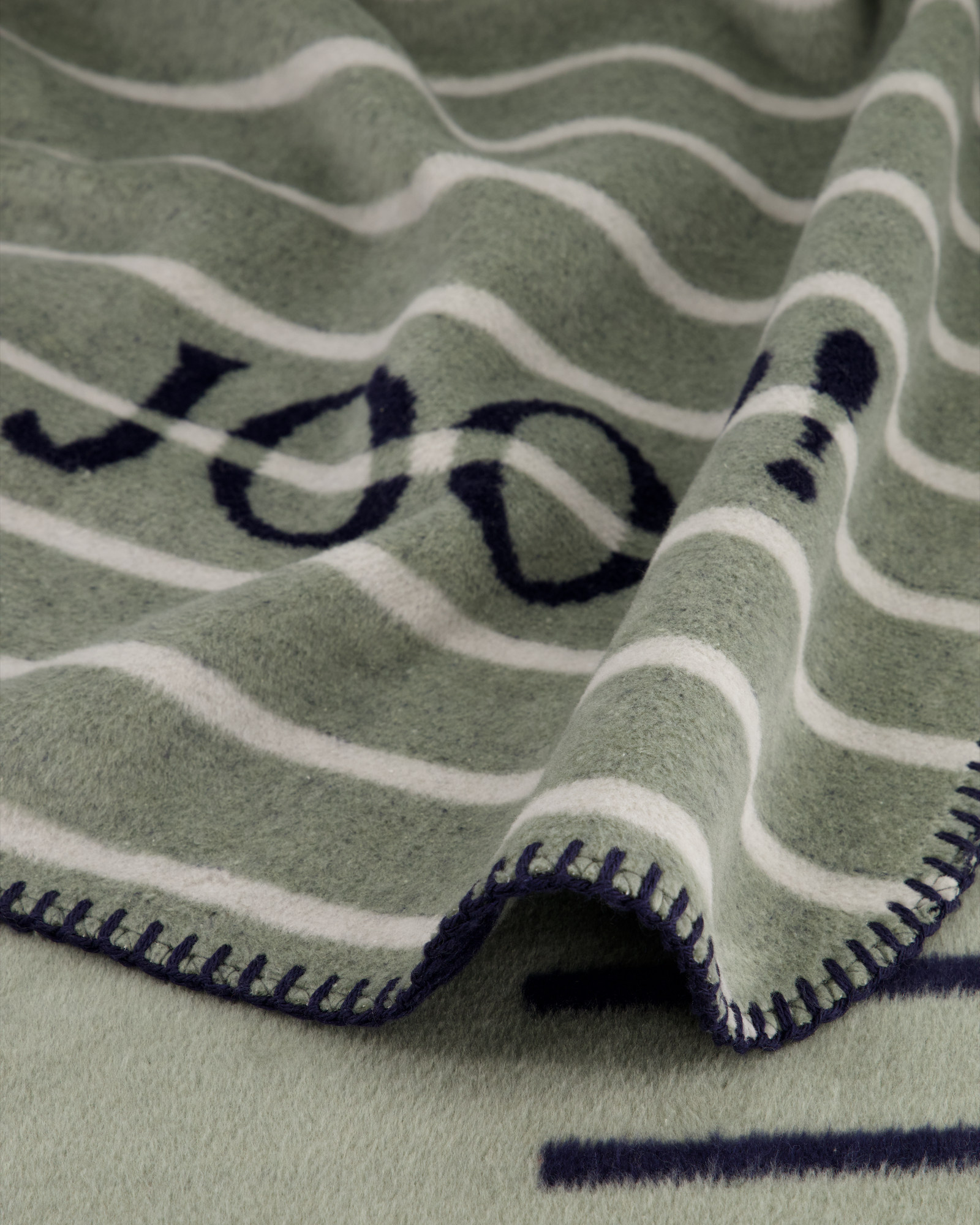 JOOP! Wohndecken Divided Salbei - 150x200 cm