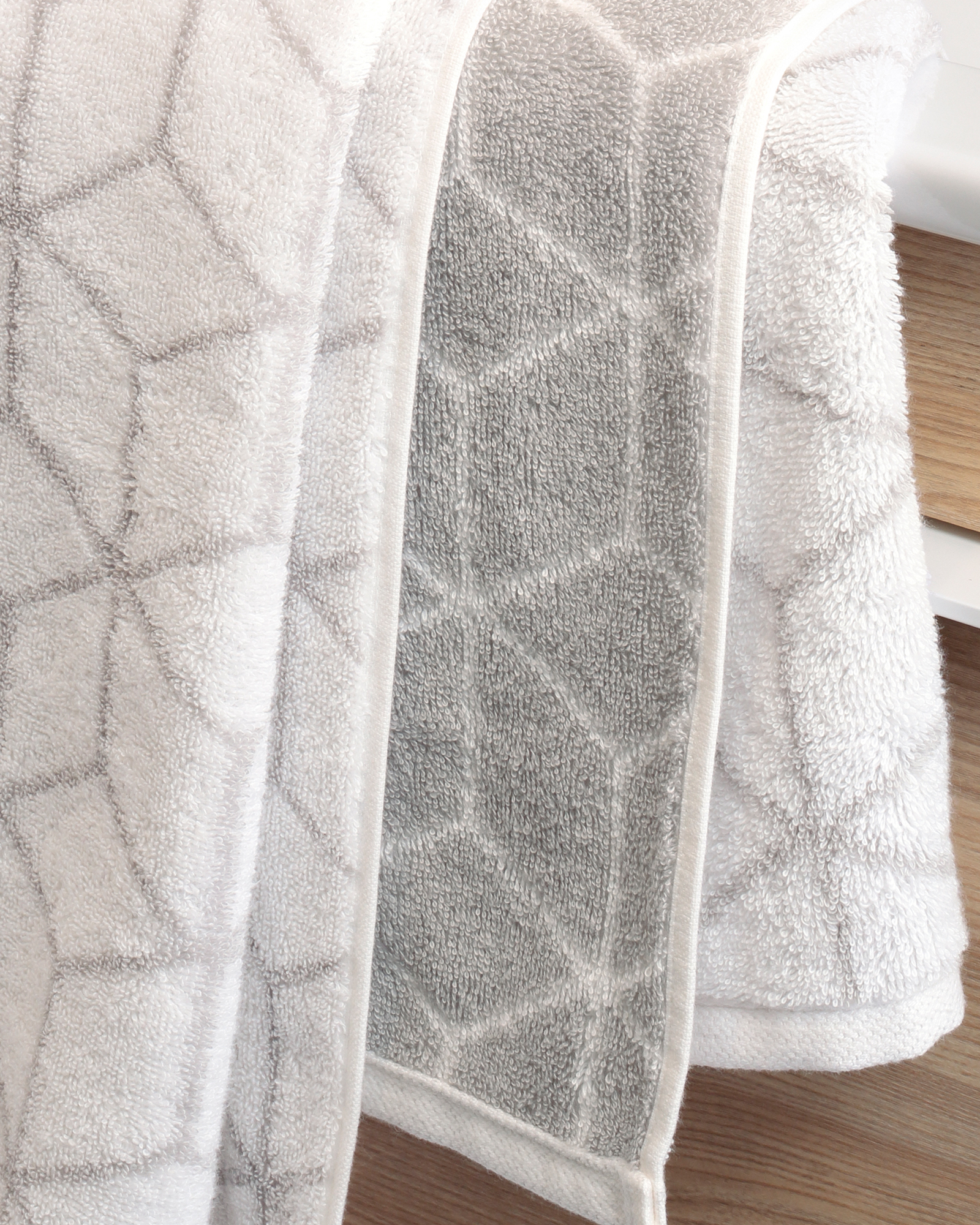 Villeroy & Boch Handtücher Coordinates Carré 2557 - Farbe: brilliant white - 76 - Duschtuch 80x150 cm