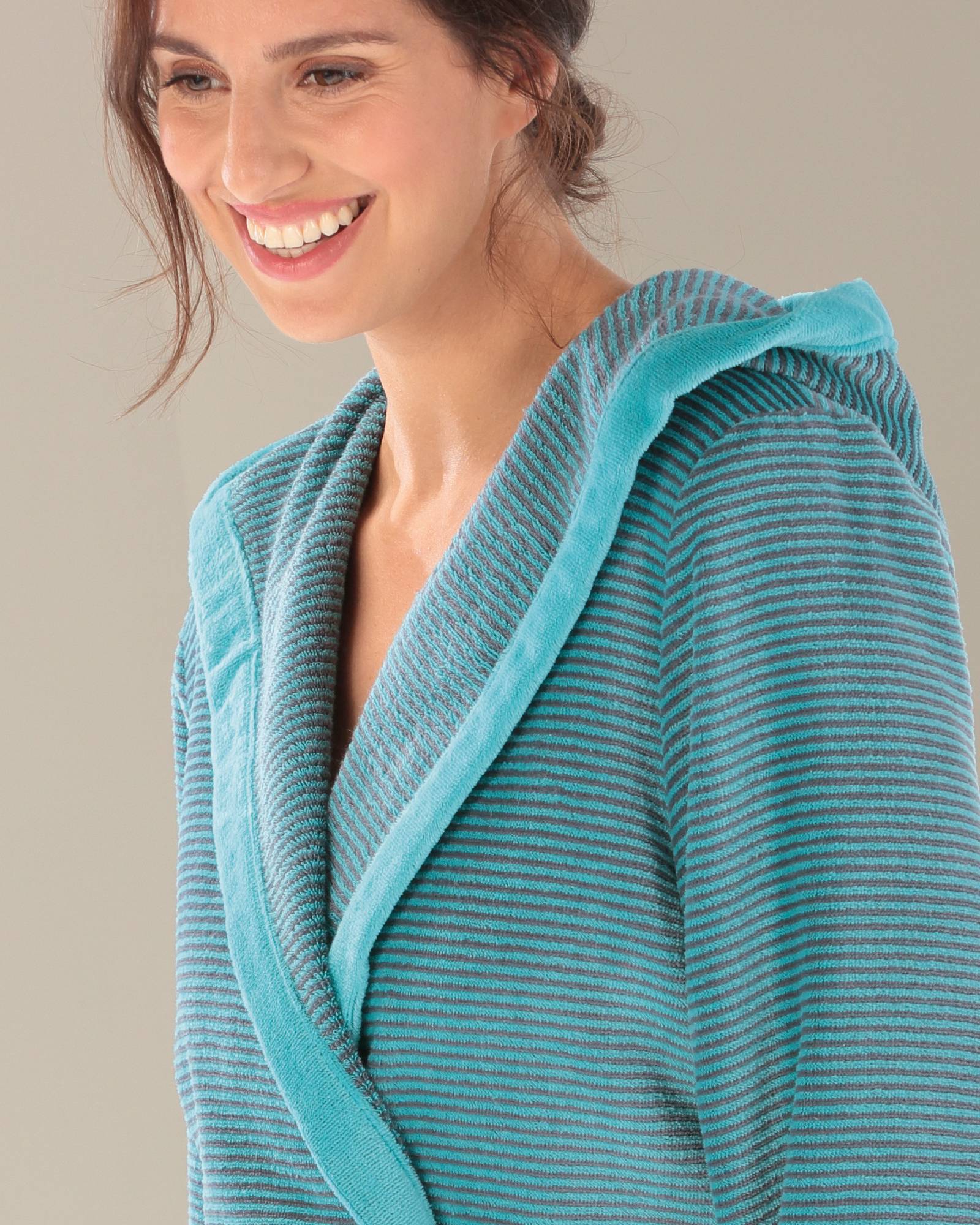 Cawö - Damen Bademantel Two-Tone Kapuze 6425 - Farbe: türkis - 47 - M