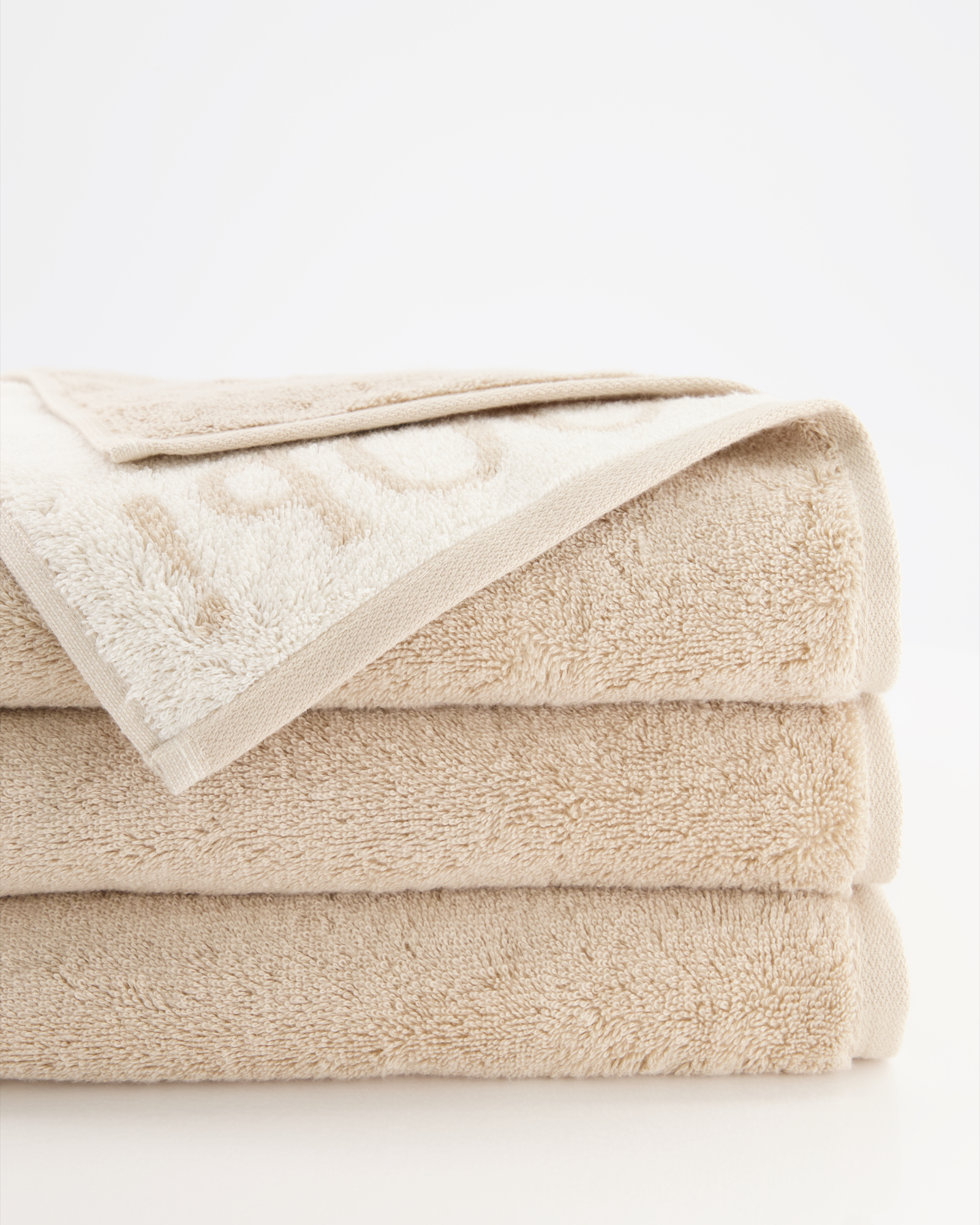 JOOP! Classic - Doubleface 1600 - Farbe: Sand - 30 - Duschtuch 80x150 cm