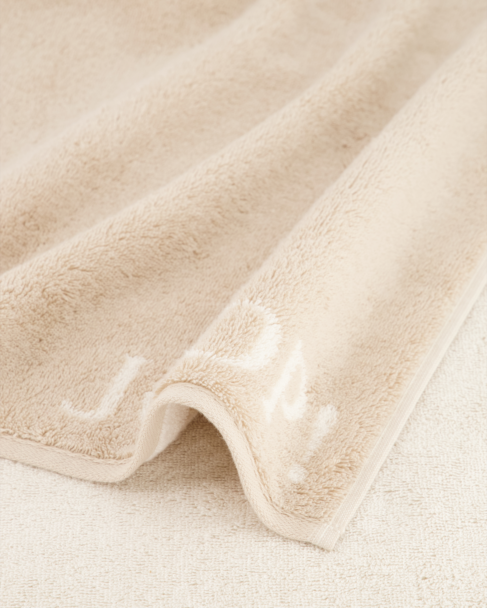 JOOP! Classic - Doubleface 1600 - Farbe: Sand - 30 - Duschtuch 80x150 cm